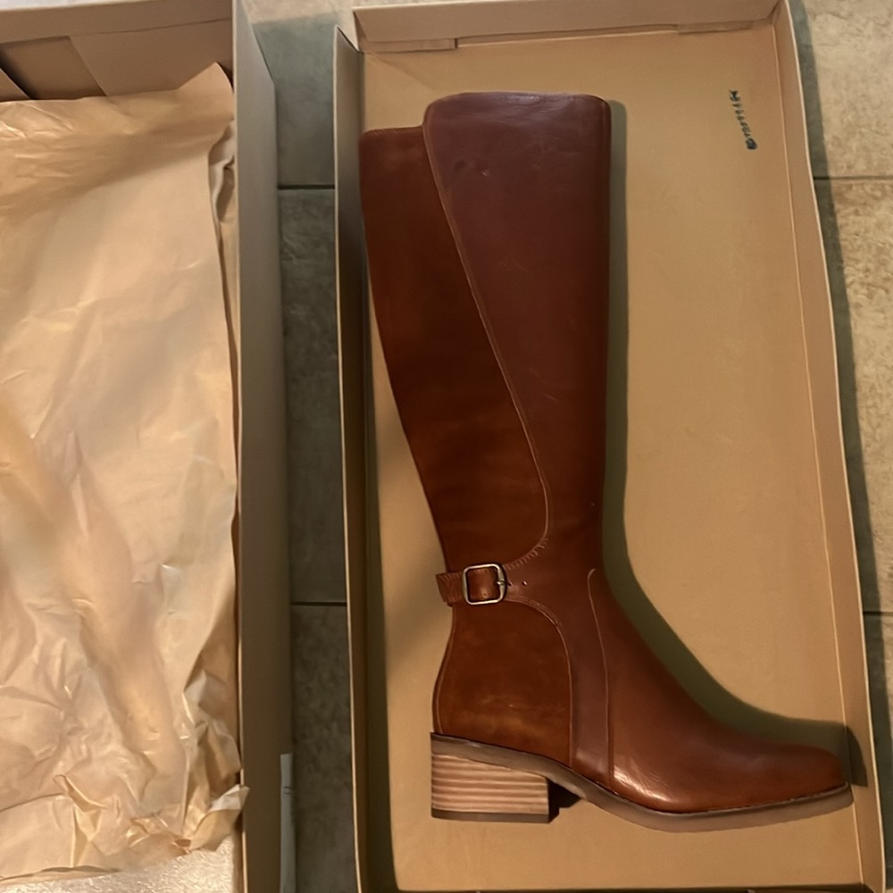 NEW never worn Lucky Brand Boots